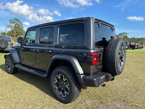 2025 Jeep Wrangler 4-Door Sahara 4x4