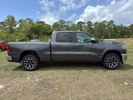 Granite Crystal Metallic Clearcoat 2025 RAM 1500 Laramie