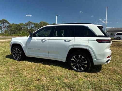 2025 Jeep Grand Cherokee Overland