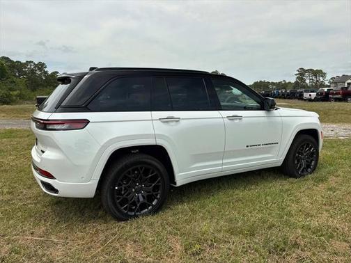 2025 Jeep Grand Cherokee Summit