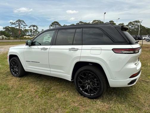 2025 Jeep Grand Cherokee Summit