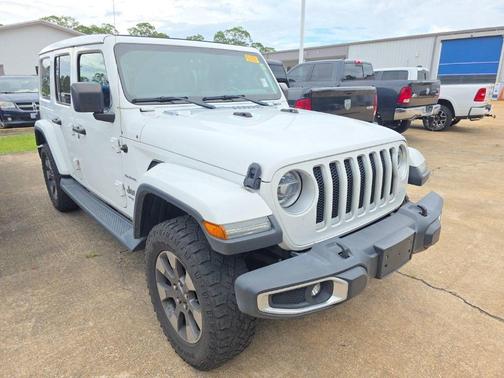 Bright White Clearcoat 2020 Jeep Wrangler Unlimited Sahara