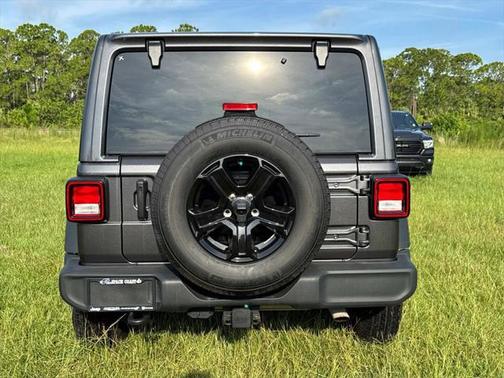 2022 Jeep Wrangler Unlimited Sport