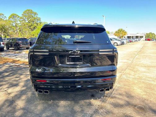 Mosaic Black Metallic 2024 Chevrolet Traverse RS