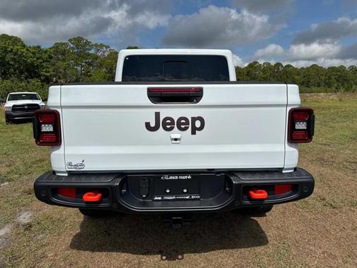 2025 Jeep Gladiator Mojave X