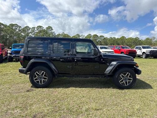 2025 Jeep Wrangler 4-Door Sahara 4x4