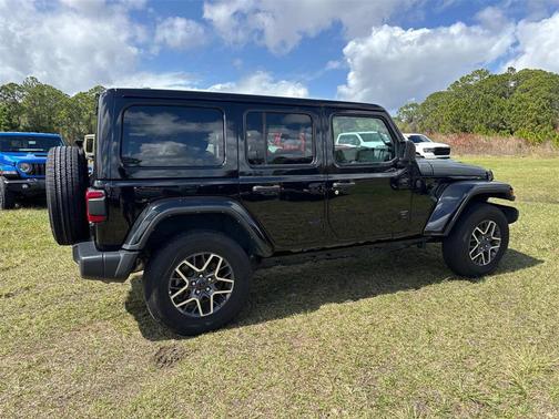 2025 Jeep Wrangler 4-Door Sahara 4x4