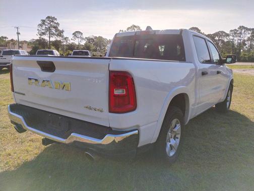 Bright White Clearcoat 2025 RAM 1500 Big Horn/Lone Star