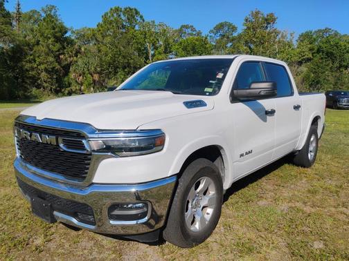 Bright White Clearcoat 2025 RAM 1500 Big Horn/Lone Star