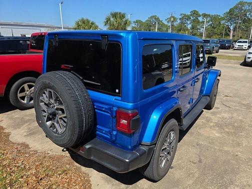 Hydro Blue Pearlcoat 2024 Jeep Wrangler 4-Door Sahara 4x4