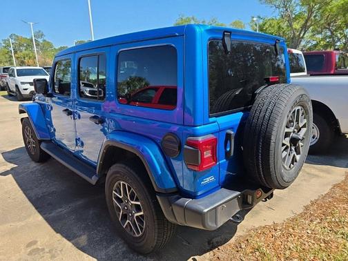 Hydro Blue Pearlcoat 2024 Jeep Wrangler 4-Door Sahara 4x4