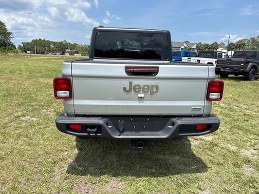2022 Jeep Gladiator Overland