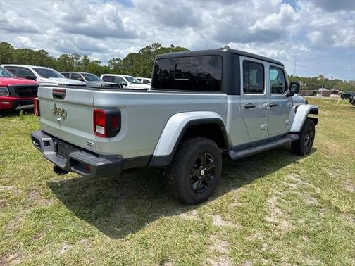 2022 Jeep Gladiator Overland
