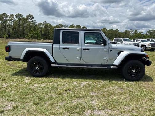 2022 Jeep Gladiator Overland