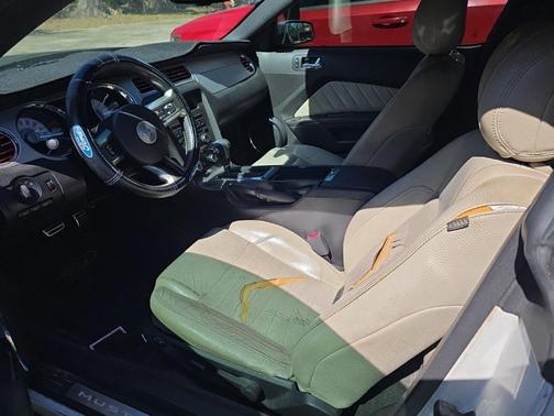 2012 Ford Mustang V6 Premium