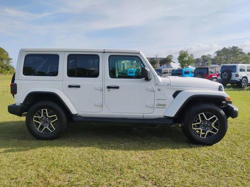2024 Jeep Wrangler 4-Door Sahara 4x4