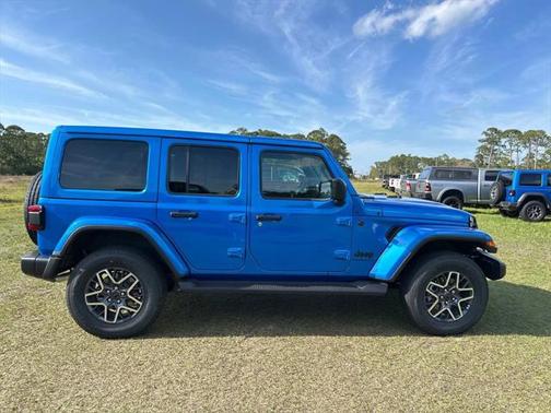 2025 Jeep Wrangler 4-Door Sahara 4x4