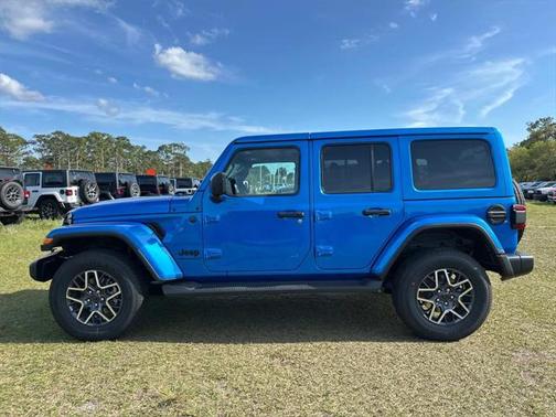2025 Jeep Wrangler 4-Door Sahara 4x4