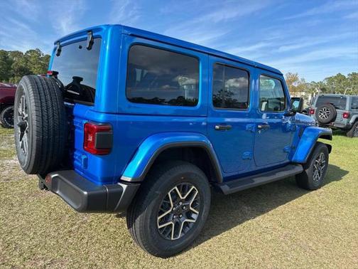 2025 Jeep Wrangler 4-Door Sahara 4x4