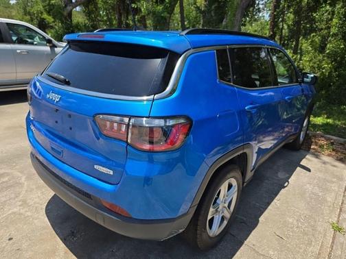Laser Blue Pearlcoat 2023 Jeep Compass Latitude
