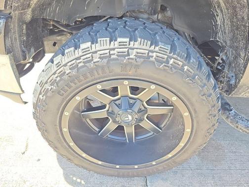 Smokin Asphalt 2004 Chevrolet Tahoe LS
