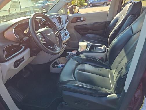 2021 Chrysler Voyager LXI