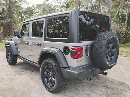 2020 Jeep Wrangler Unlimited Willys 4X4