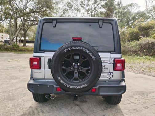 2020 Jeep Wrangler Unlimited Willys 4X4