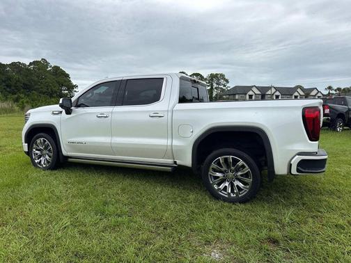 White Frost Tricoat 2023 GMC Sierra 1500 Denali