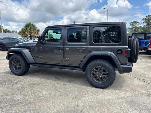 Granite Crystal Metallic Clearcoat 2024 Jeep Wrangler Sport S