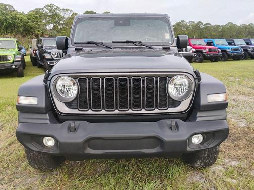 Granite Crystal Metallic Clearcoat 2024 Jeep Wrangler Sport S