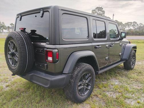 Granite Crystal Metallic Clearcoat 2024 Jeep Wrangler Sport S