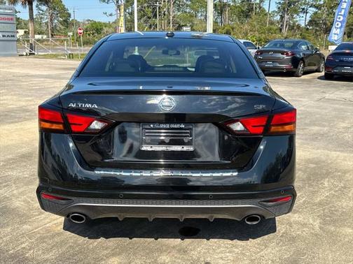 2021 Nissan Altima SR FWD