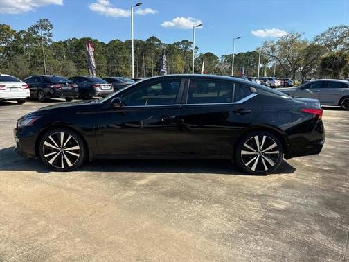 2021 Nissan Altima SR FWD
