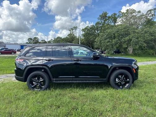 2025 Jeep Grand Cherokee Altitude