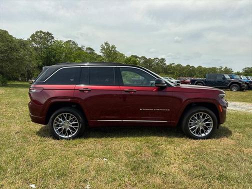 2025 Jeep Grand Cherokee Summit