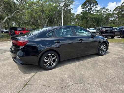 Aurora Black Pearl 2023 Kia Forte LXS