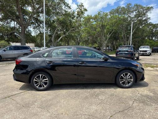Aurora Black Pearl 2023 Kia Forte LXS