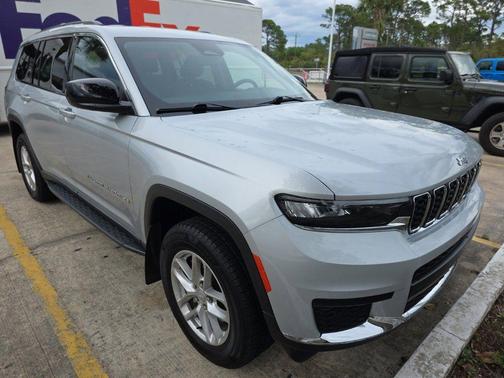 2022 Jeep Grand Cherokee L Laredo