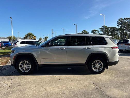 2022 Jeep Grand Cherokee L Laredo