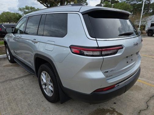 2022 Jeep Grand Cherokee L Laredo