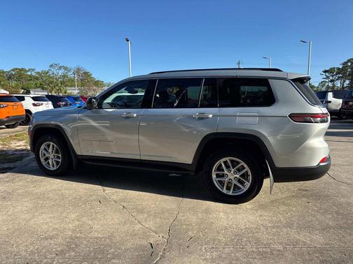 2022 Jeep Grand Cherokee L Laredo