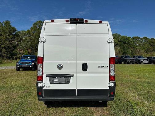 Bright White Clearcoat 2025 RAM ProMaster 2500 Tradesman