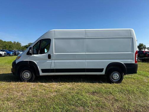 Bright White Clearcoat 2025 RAM ProMaster 2500 Tradesman