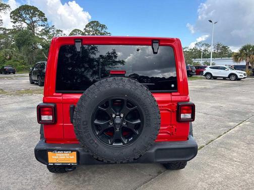 Firecracker Red Clearcoat 2022 Jeep Wrangler Willys
