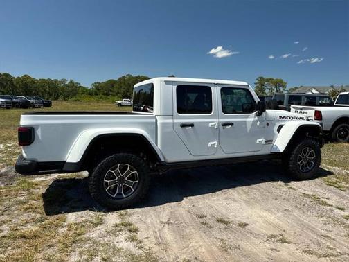 2025 Jeep Gladiator Mojave X