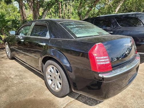 2005 Chrysler 300C Base