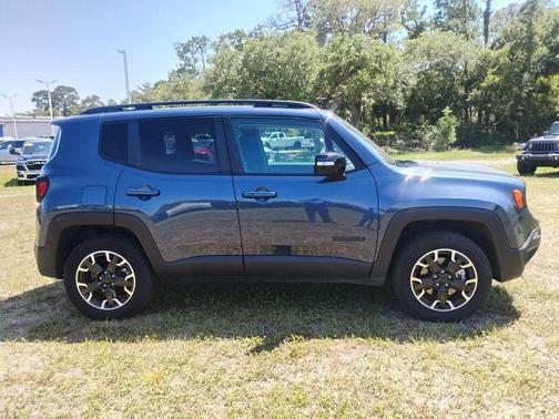 Slate Blue Pearlcoat 2023 Jeep Renegade Upland