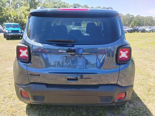 Slate Blue Pearlcoat 2023 Jeep Renegade Upland