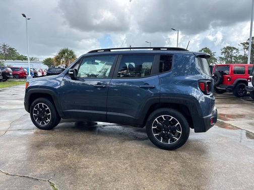 Slate Blue Pearlcoat 2023 Jeep Renegade Upland